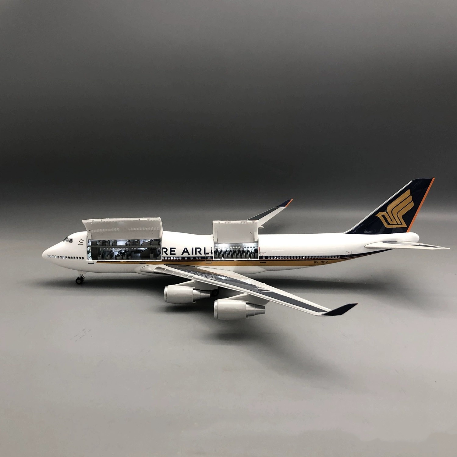 Modelo de Avião em Resina B747 - Model Kit Singapore avaliação e preço