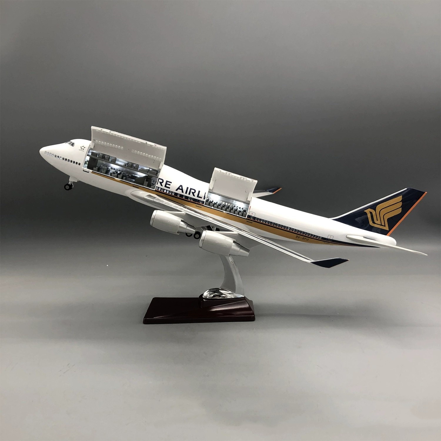 Modelo de Avião em Resina B747 - Model Kit Singapore avaliação e preço